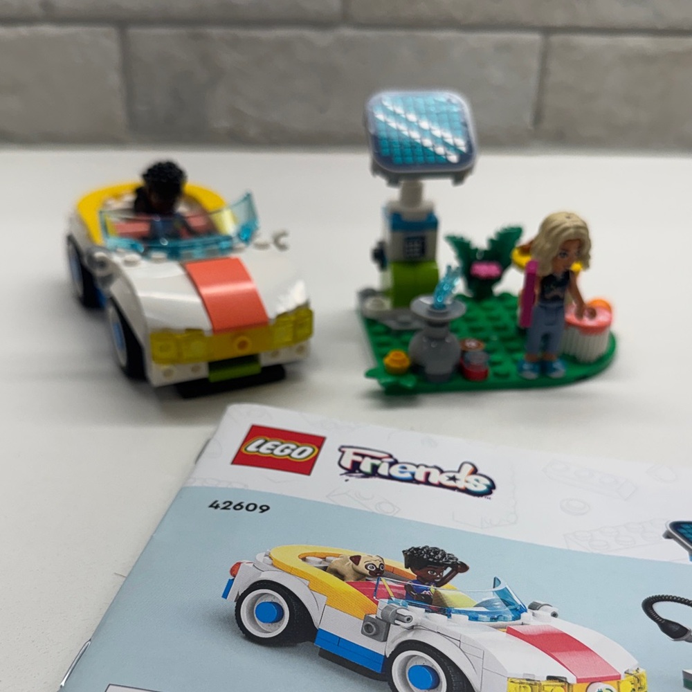 LEGO Friends Convertible Car Set - White, Yellow, and Pink